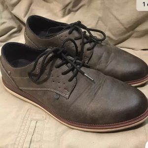 Dexter Men’s Oxford with Memory Foam inserts. Size 8